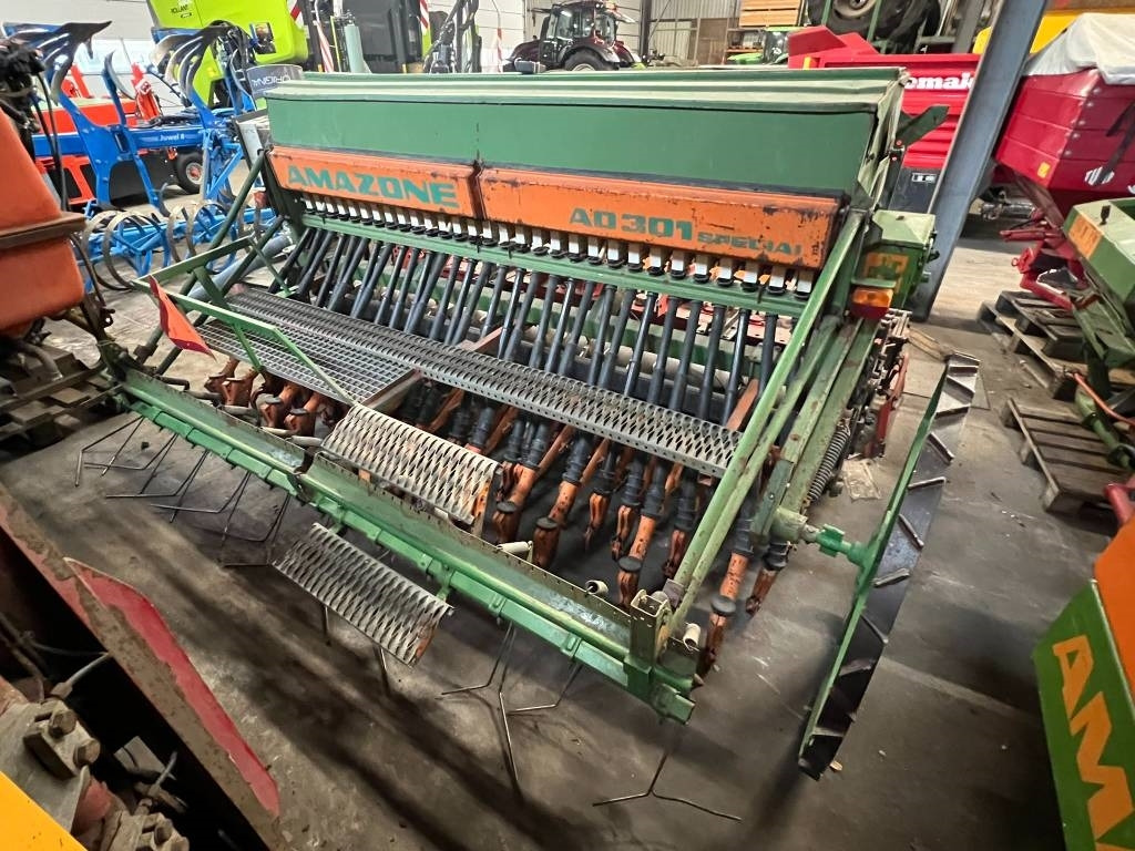 Amazone AD 8 - 301 Special + Vicon T300 Kopeg  - Seed drill: picture 3 Amazone AD 8 - 301 Special + Vicon T300 Kopeg  - Seed drill: picture 3