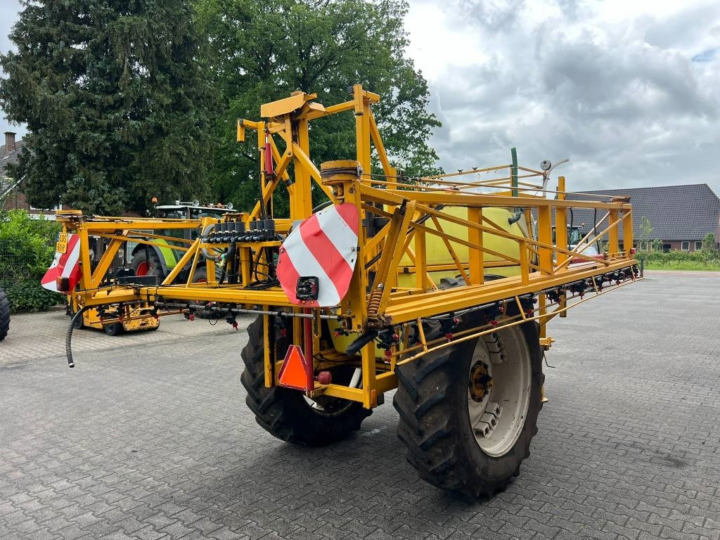 Dubex Junior - Trailed sprayer: picture 5 Dubex Junior - Trailed sprayer: picture 5