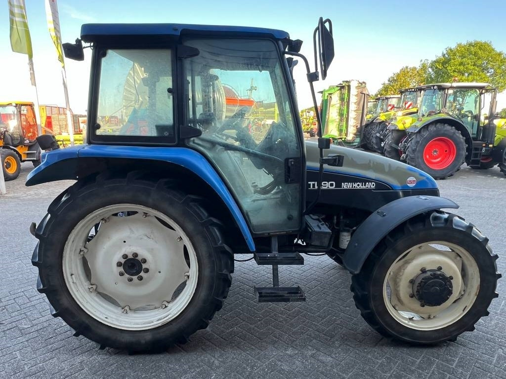 Leasing of New Holland TL 90  New Holland TL 90: picture 6 Leasing of New Holland TL 90  New Holland TL 90: picture 6