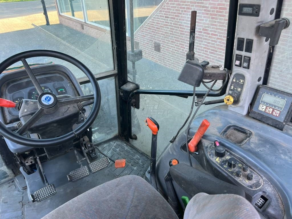 Leasing of New Holland TL 90  New Holland TL 90: picture 11 Leasing of New Holland TL 90  New Holland TL 90: picture 11