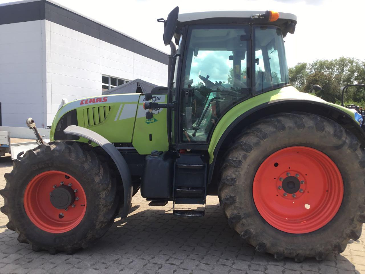 CLAAS Arion 630 - Farm tractor: picture 1 CLAAS Arion 630 - Farm tractor: picture 1