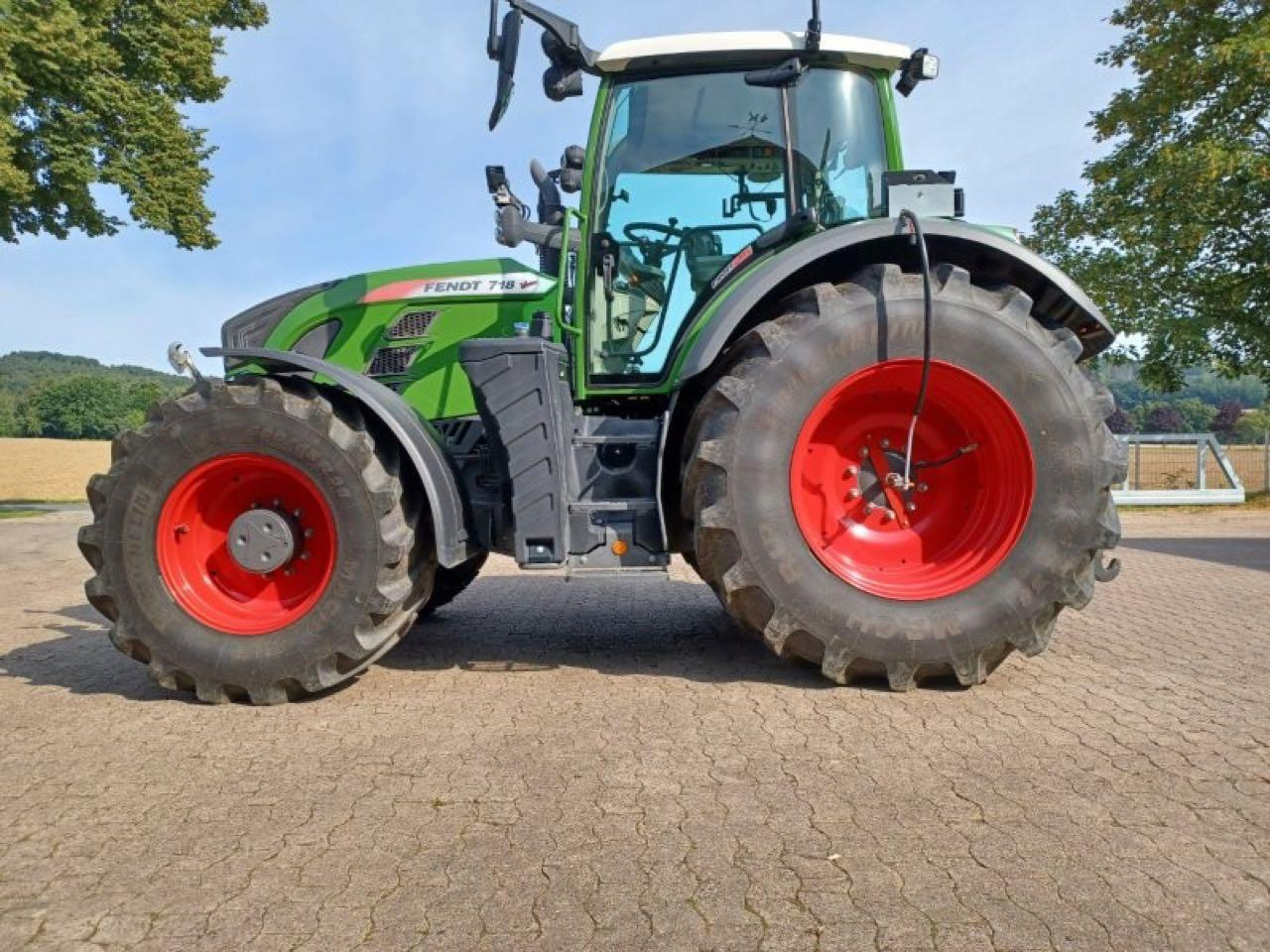 Fendt 718 S4 Vario - Farm tractor: picture 3 Fendt 718 S4 Vario - Farm tractor: picture 3
