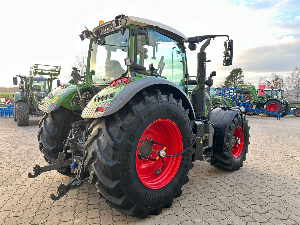 Fendt 724 Vario S4ProfiPlus - Farm tractor: picture 5 Fendt 724 Vario S4ProfiPlus - Farm tractor: picture 5