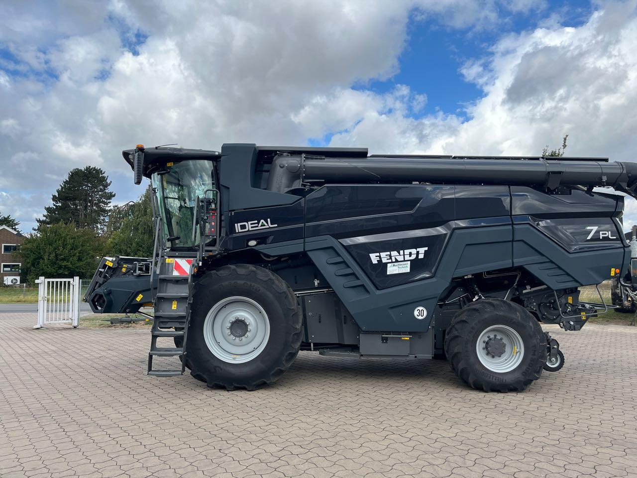 Fendt Ideal 7 ParaLevel Gen3 - Combine harvester: picture 1 Fendt Ideal 7 ParaLevel Gen3 - Combine harvester: picture 1