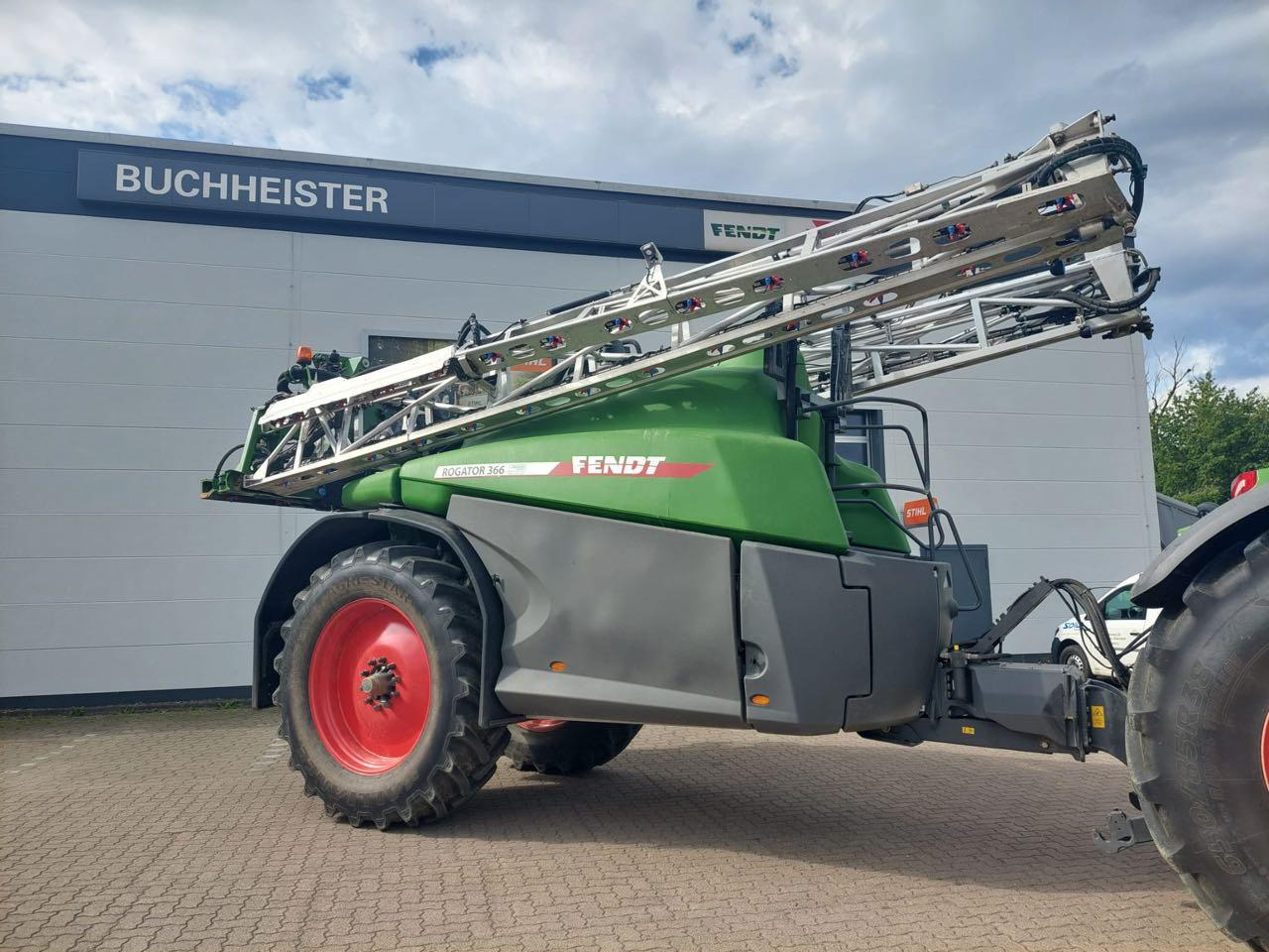 Fendt Rogator 366 - Trailed sprayer: picture 2 Fendt Rogator 366 - Trailed sprayer: picture 2