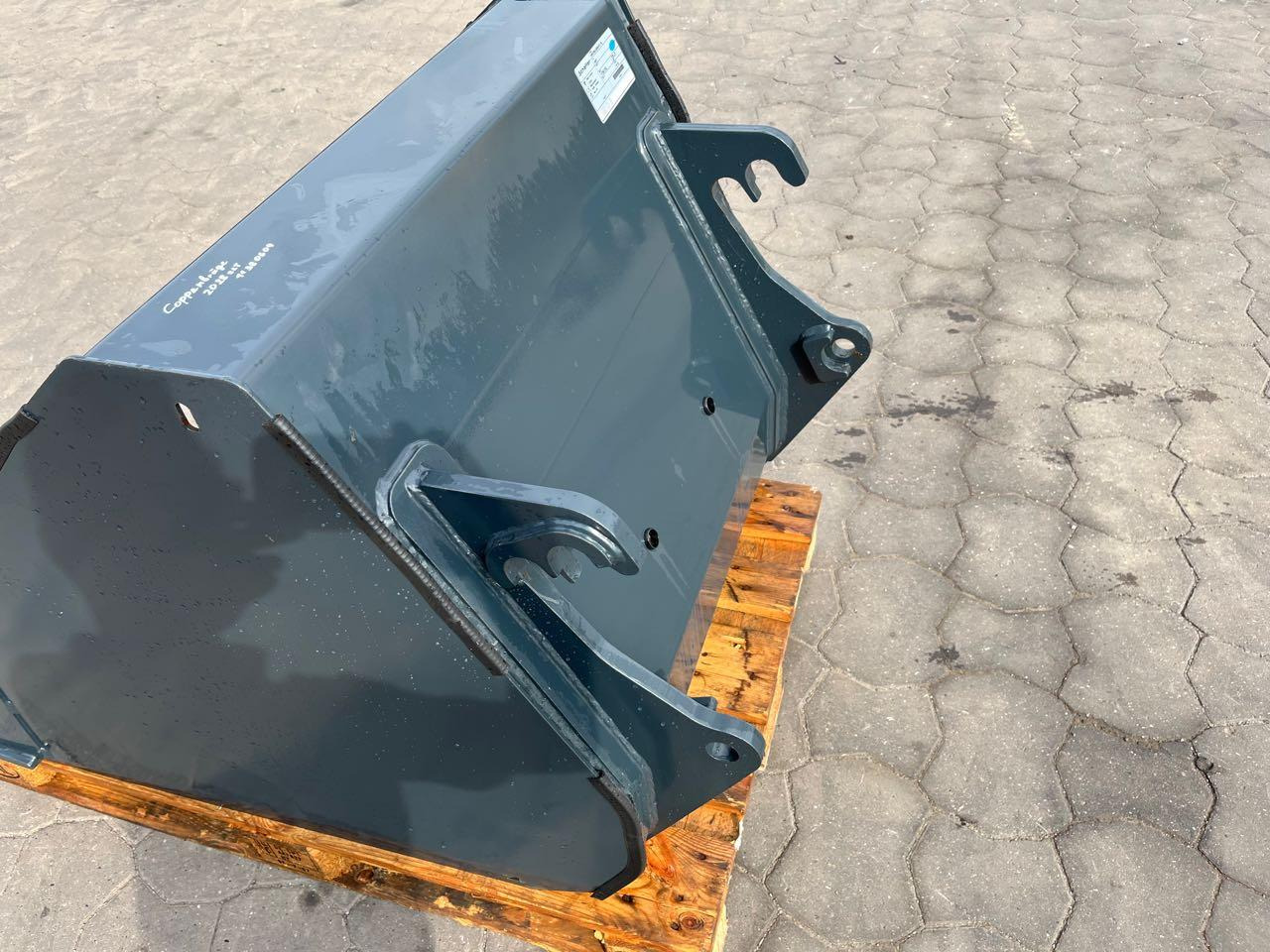 / Schäffer Universalschaufel 90 - Loader bucket: picture 5 / Schäffer Universalschaufel 90 - Loader bucket: picture 5