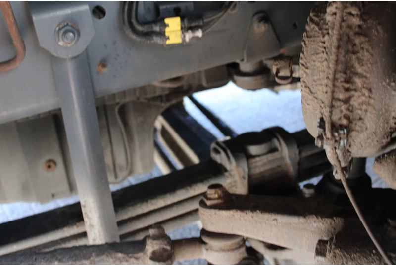 Curtainsider truck DAF CF 330 + EURO 6 + 6X2 STEERING: picture 19