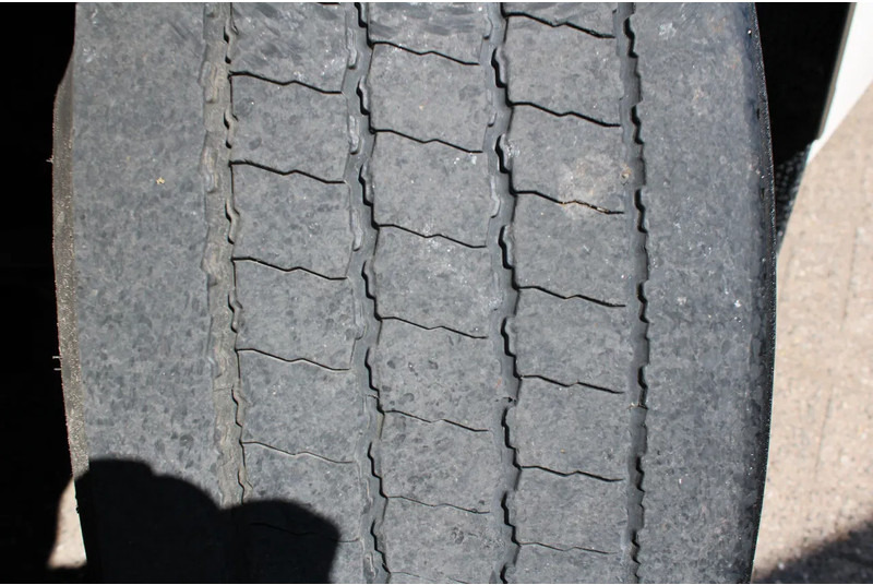 Curtainsider truck DAF CF 330 + EURO 6 + 6X2 STEERING: picture 18