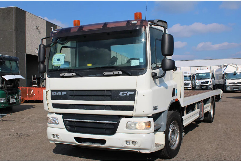 DAF CF 75.310 + HYDROLIC PLATFORM + EURO 5 + REMOTE + MANUAL - Autotransporter truck: picture 4 DAF CF 75.310 + HYDROLIC PLATFORM + EURO 5 + REMOTE + MANUAL - Autotransporter truck: picture 4