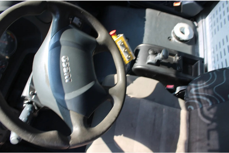 Hook lift truck Iveco Eurocargo 100e18 +EURO 5 + HOOK SYSTEM: picture 12 Hook lift truck Iveco Eurocargo 100e18 +EURO 5 + HOOK SYSTEM: picture 12