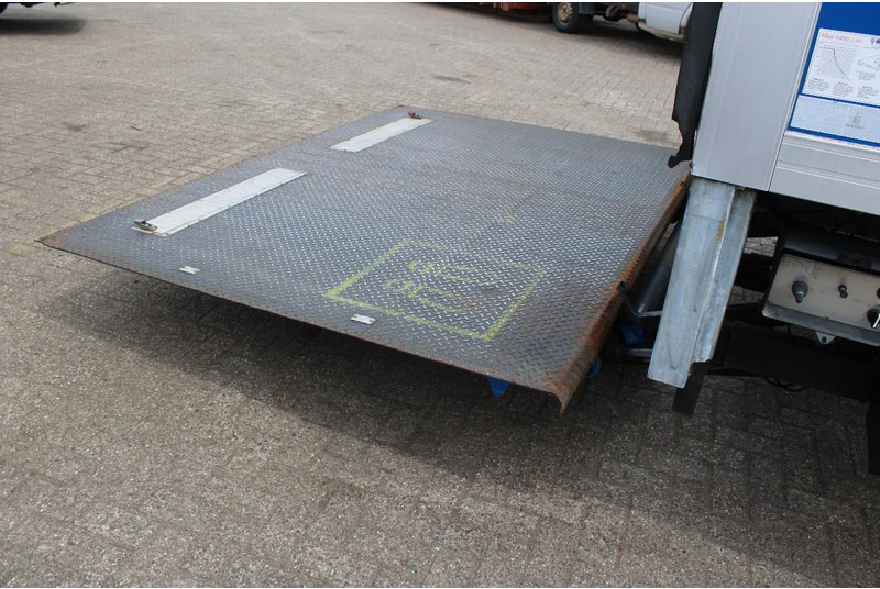 Box truck Iveco Eurocargo 120E21 + EURO 6 + LIFT + 12T: picture 11