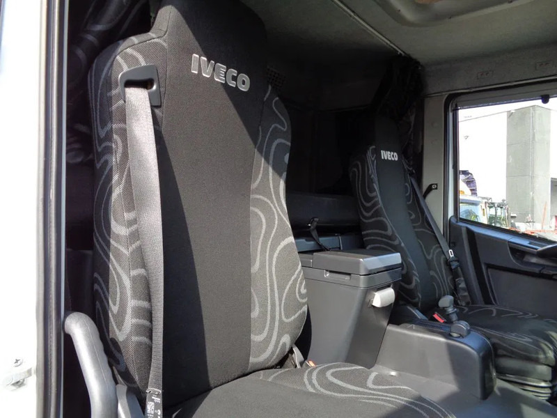 Iveco Eurocargo 80EL21 Manual + Euro 6 + Dhollandia Lift - Curtainsider truck: picture 5 Iveco Eurocargo 80EL21 Manual + Euro 6 + Dhollandia Lift - Curtainsider truck: picture 5