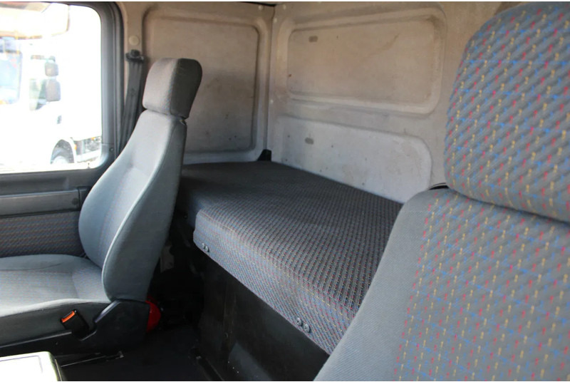 Cab chassis truck MAN 15 .224 + MANUAL + EURO 2: picture 5