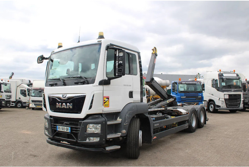 MAN TGS 28.460 + 6X2 + PERFECT CONDITION!! 3 X IN STOCK - Hook lift truck: picture 2 MAN TGS 28.460 + 6X2 + PERFECT CONDITION!! 3 X IN STOCK - Hook lift truck: picture 2