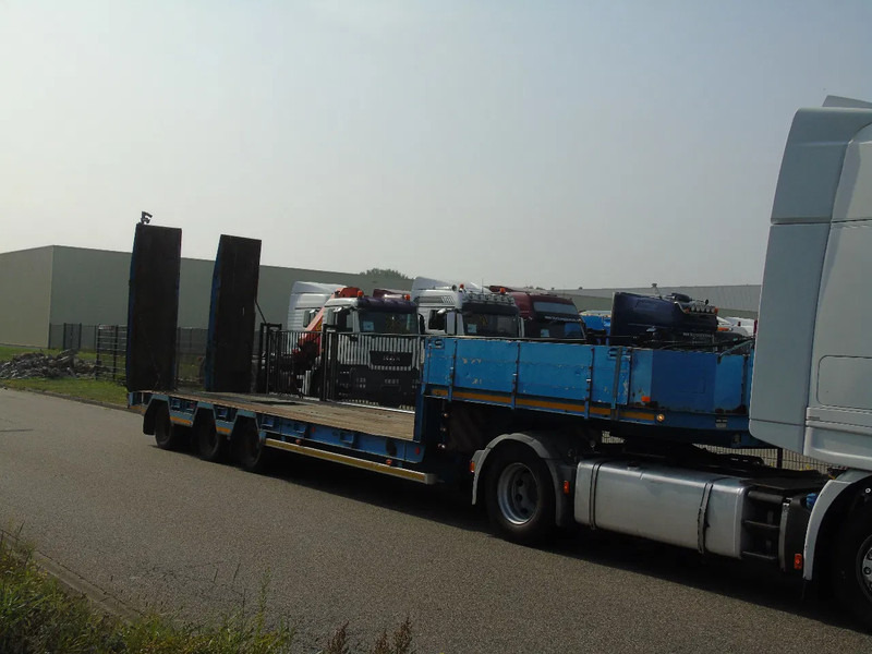 MOL + ramps + 3x axle + steering - Autotransporter semi-trailer: picture 4 MOL + ramps + 3x axle + steering - Autotransporter semi-trailer: picture 4