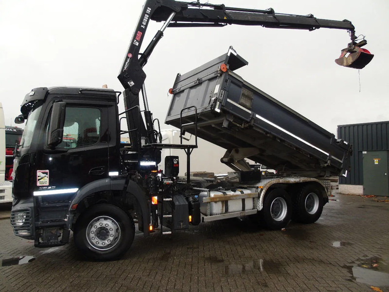 Mercedes-Benz Arocs 2643 + HIAB HIDUO 188B-3 + 6X4 + 3 SIDE TIPPER - Crane truck: picture 4 Mercedes-Benz Arocs 2643 + HIAB HIDUO 188B-3 + 6X4 + 3 SIDE TIPPER - Crane truck: picture 4
