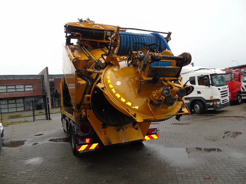 Scania P 360 + COMBI VACUUM WIEDEMANN + 6X4 - Vacuum truck: picture 4 Scania P 360 + COMBI VACUUM WIEDEMANN + 6X4 - Vacuum truck: picture 4