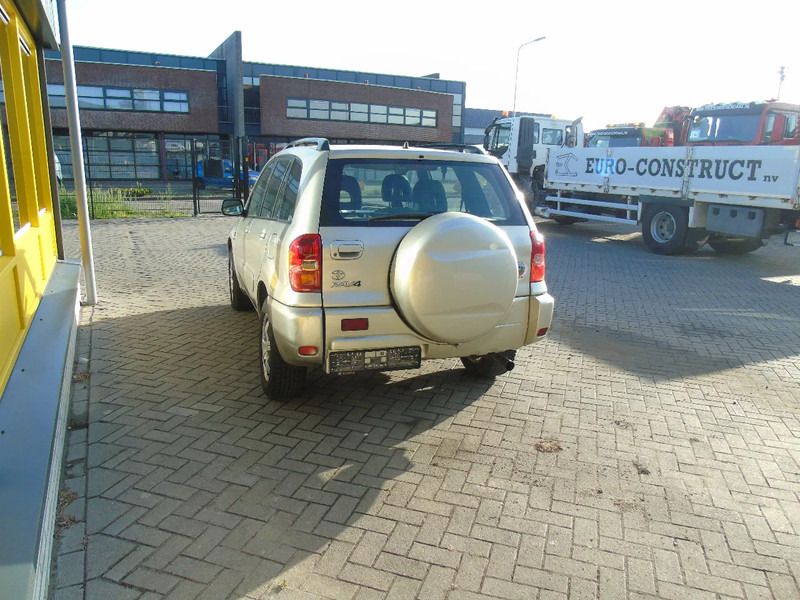 Toyota RAV4 + 4X4 + AUTOMAT + PETROL - SUV: picture 5 Toyota RAV4 + 4X4 + AUTOMAT + PETROL - SUV: picture 5