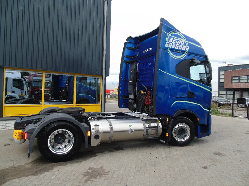 Iveco S-WAY 460 + LNG + LOW KM !!!! + FULL OPTION - Tractor unit: picture 3 Iveco S-WAY 460 + LNG + LOW KM !!!! + FULL OPTION - Tractor unit: picture 3