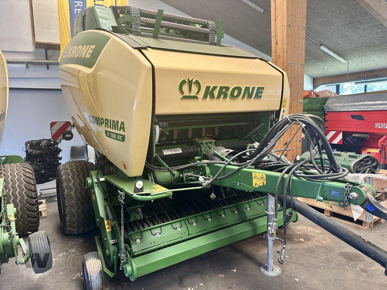 Krone Comprima V 180 XC - Round baler: picture 1 Krone Comprima V 180 XC - Round baler: picture 1