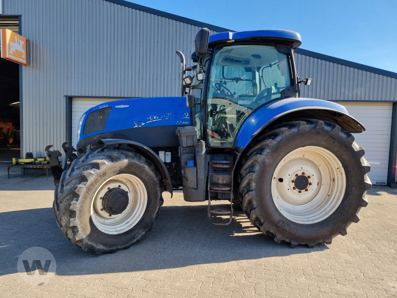 New Holland T 7.200 - Farm tractor: picture 4 New Holland T 7.200 - Farm tractor: picture 4