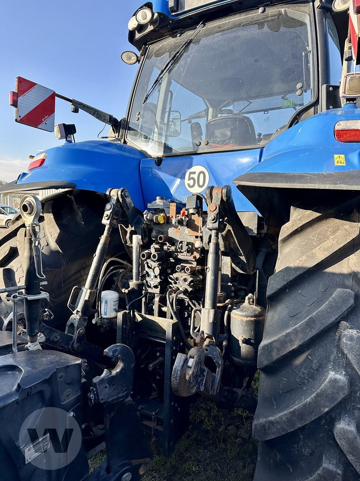 Farm tractor New Holland T 8.360: picture 9