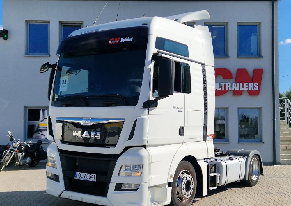 MAN TGX 18.440 XXL LOW DECK Automat - Tractor unit: picture 2 MAN TGX 18.440 XXL LOW DECK Automat - Tractor unit: picture 2
