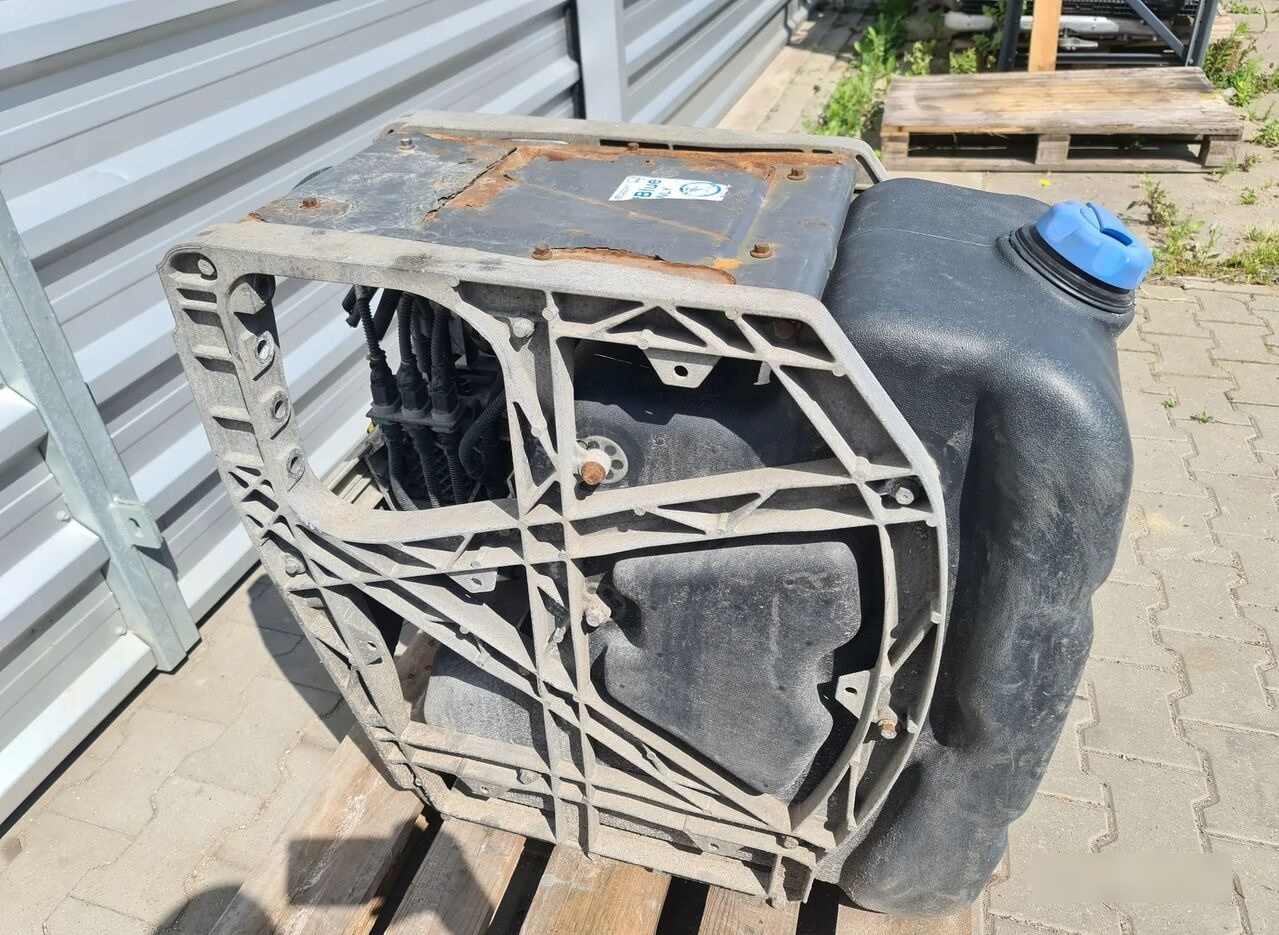 21113468 Volvo FH4 / RENAULT RANGE T truck - AdBlue tank for Truck: picture 2 21113468 Volvo FH4 / RENAULT RANGE T truck - AdBlue tank for Truck: picture 2