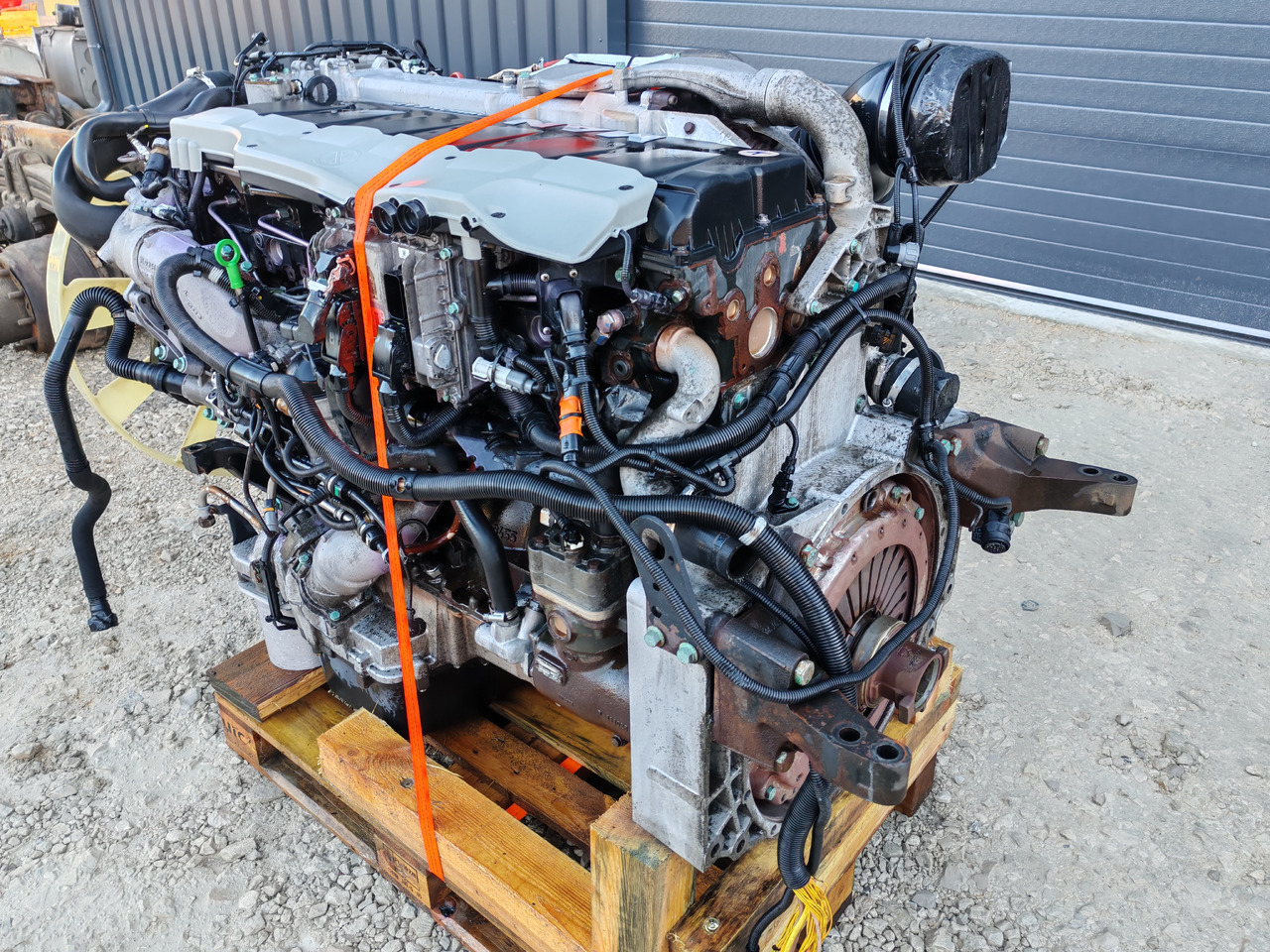 MAN TGS TGX / EURO6 440HP / COMPLETE ENGINE / D2676 LF26 - Engine: picture 3 MAN TGS TGX / EURO6 440HP / COMPLETE ENGINE / D2676 LF26 - Engine: picture 3