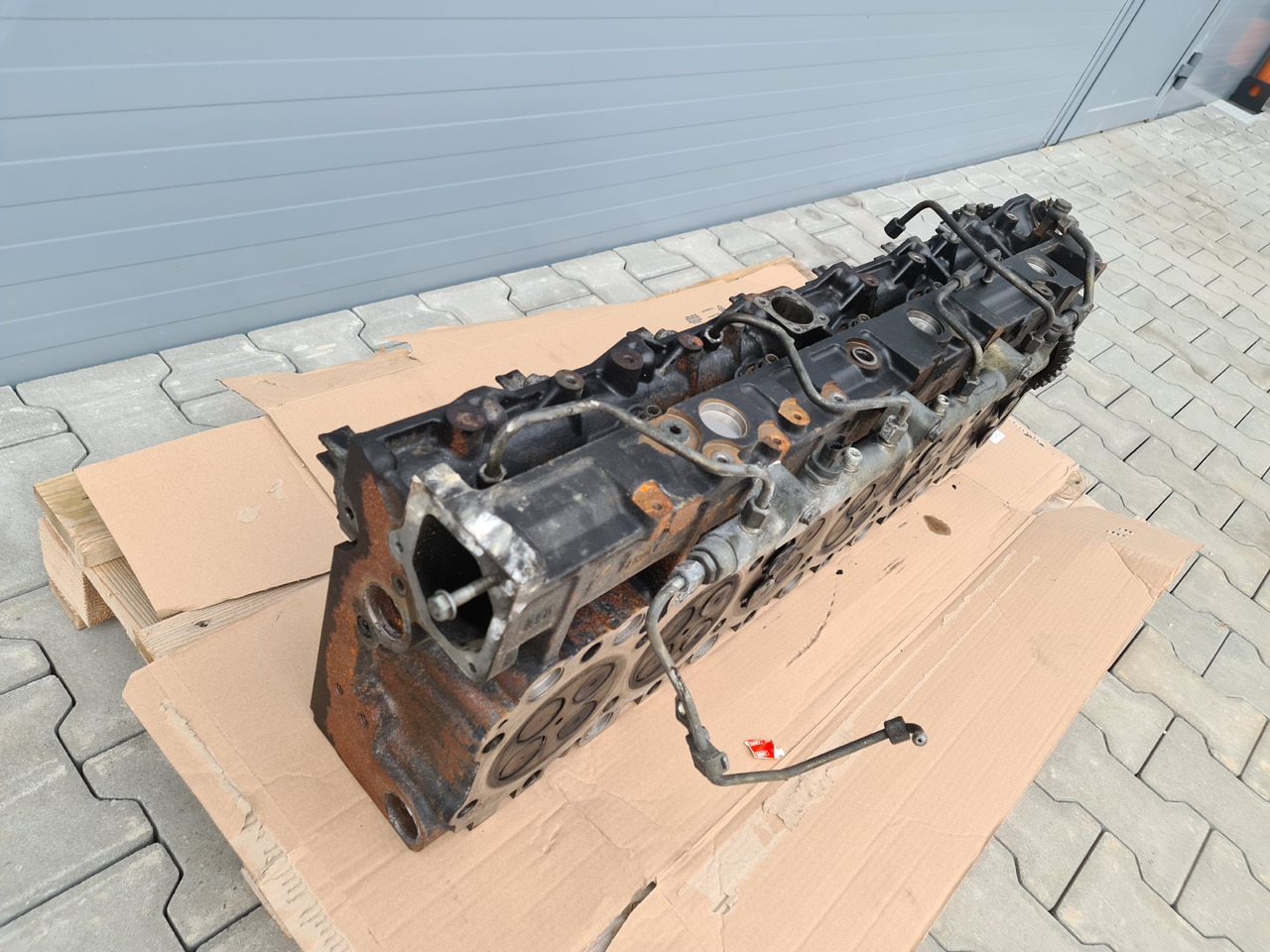 MAN TGX TGA / CYLINDER HEAD / D20 ENGINE / EURO 3 4 5 / WORLDWIDE DELIVERY - Cylinder head: picture 3 MAN TGX TGA / CYLINDER HEAD / D20 ENGINE / EURO 3 4 5 / WORLDWIDE DELIVERY - Cylinder head: picture 3