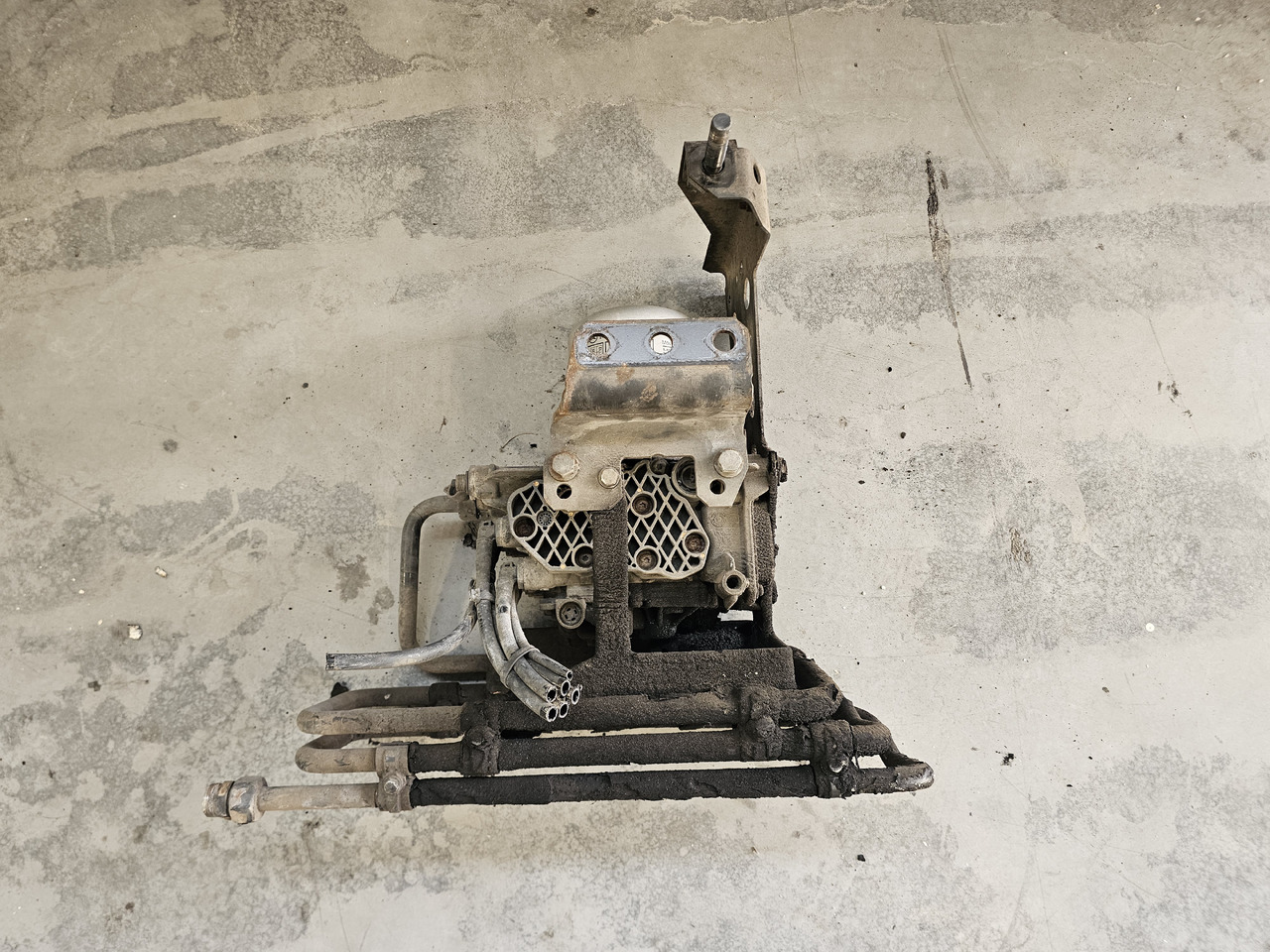 MERCEDES-BENZ ACTROS MP4 EURO 6 / AIR DRYIER / A0014460364 - Brake valve: picture 2 MERCEDES-BENZ ACTROS MP4 EURO 6 / AIR DRYIER / A0014460364 - Brake valve: picture 2