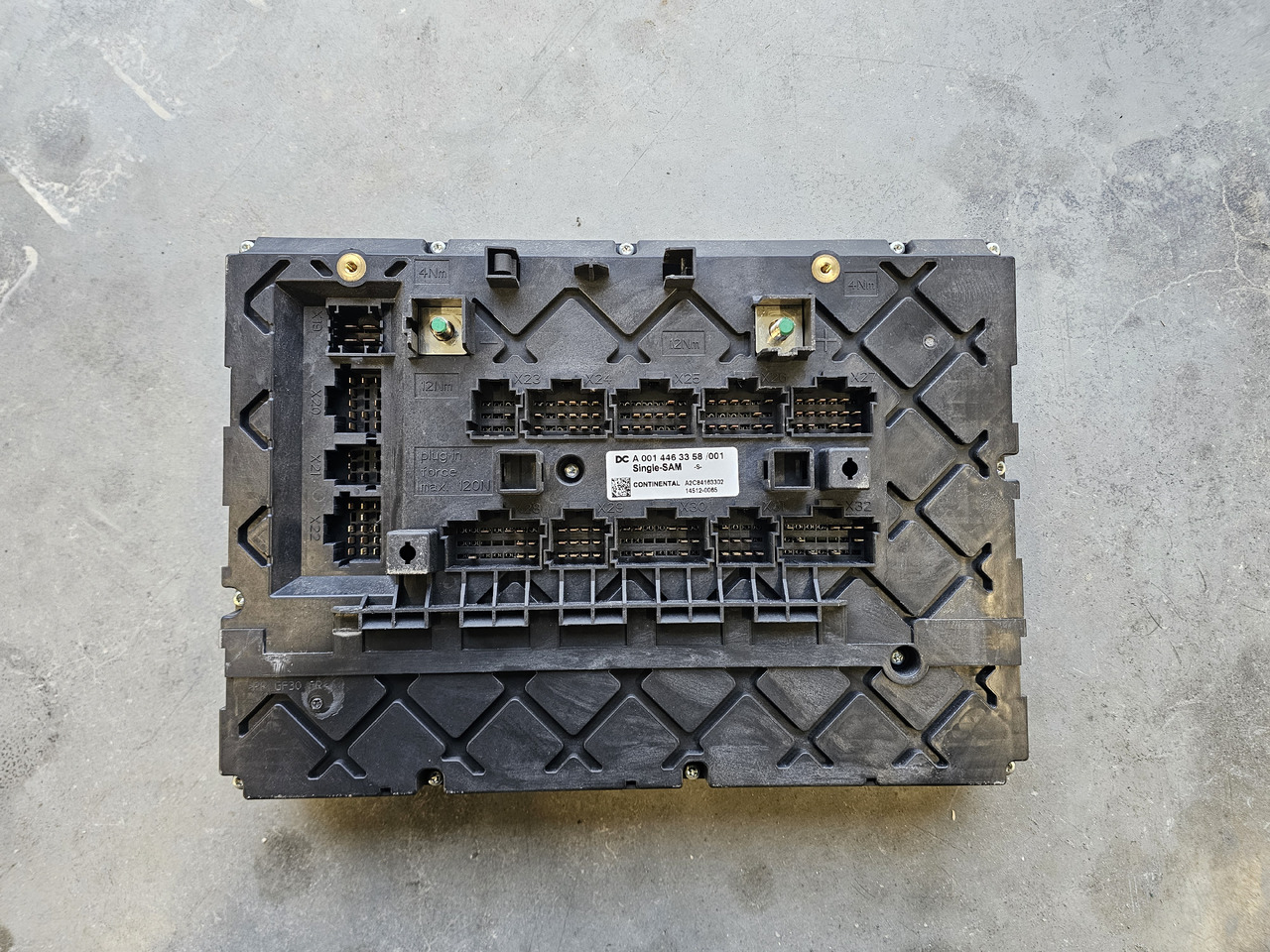 MERCEDES-BENZ ATEGO MP4 EURO 6 / SINGLE-SAM FUSE BLOCK / A0014463358 - ECU: picture 3 MERCEDES-BENZ ATEGO MP4 EURO 6 / SINGLE-SAM FUSE BLOCK / A0014463358 - ECU: picture 3