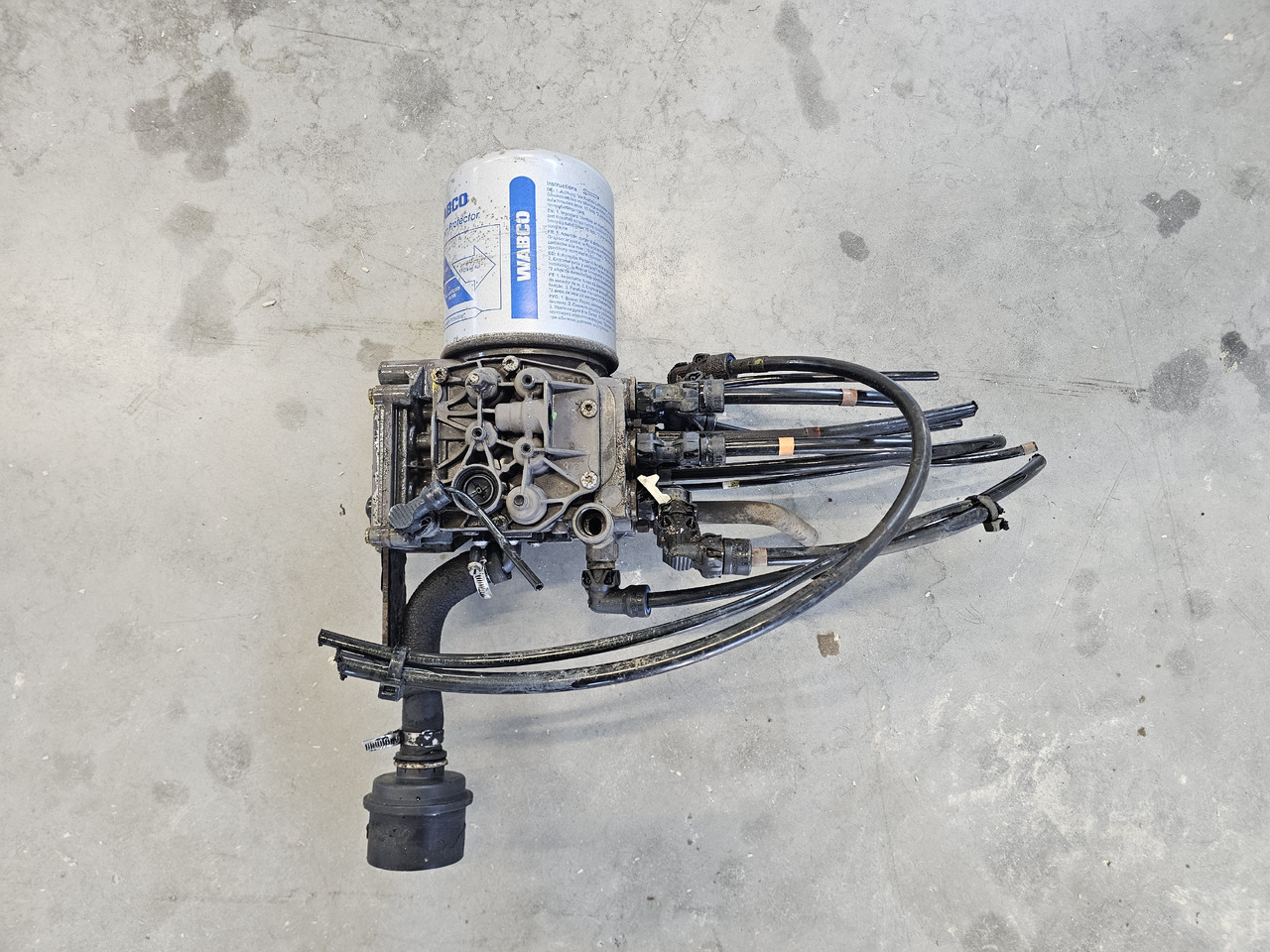 RENAULT AIR DRYIER APM / K087802 / EL1100 - Brake valve: picture 2 RENAULT AIR DRYIER APM / K087802 / EL1100 - Brake valve: picture 2