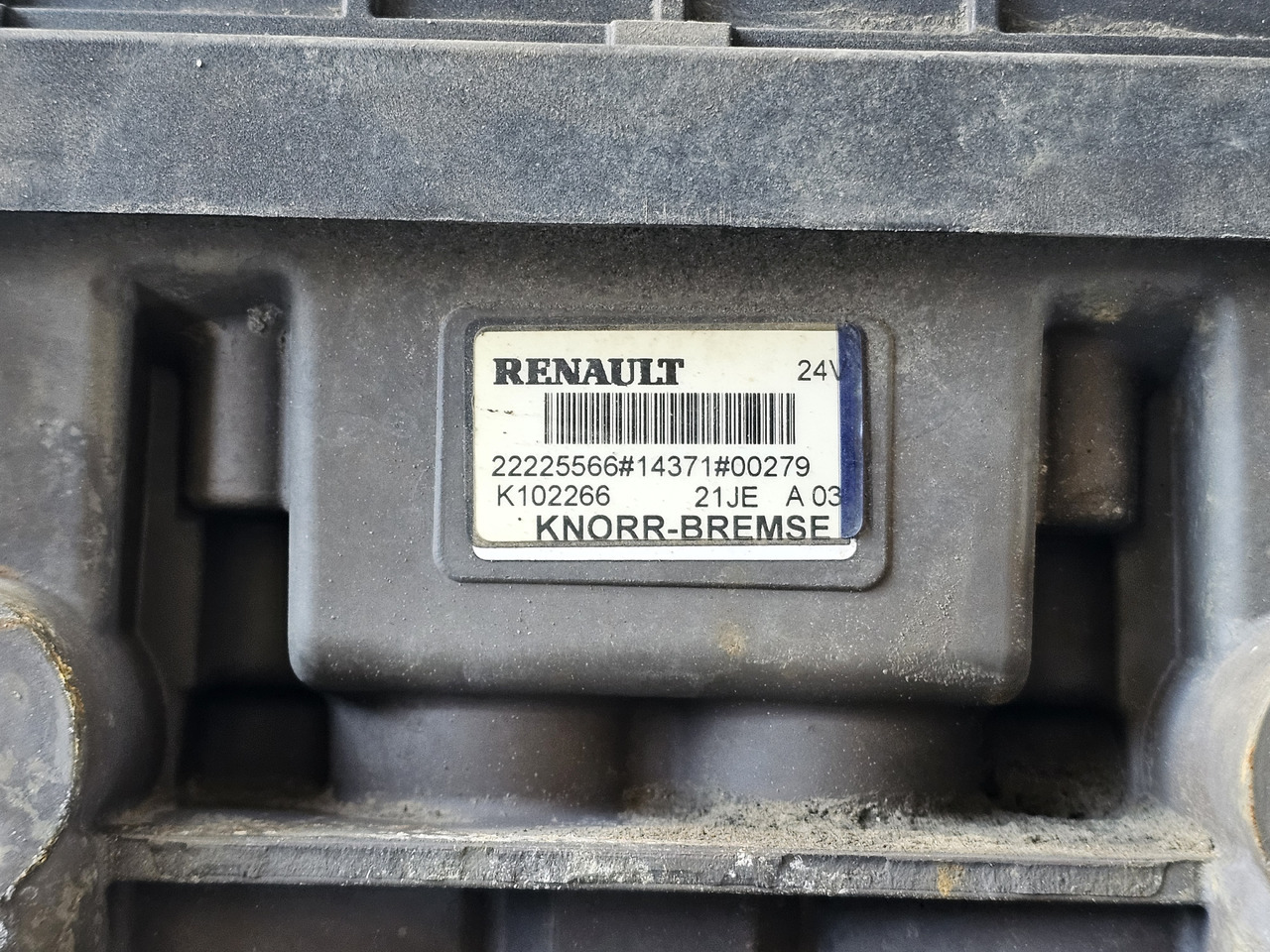 RENAULT RANGE T / REAR EBS VALVE / K102266 22225566 - Brake valve: picture 5 RENAULT RANGE T / REAR EBS VALVE / K102266 22225566 - Brake valve: picture 5