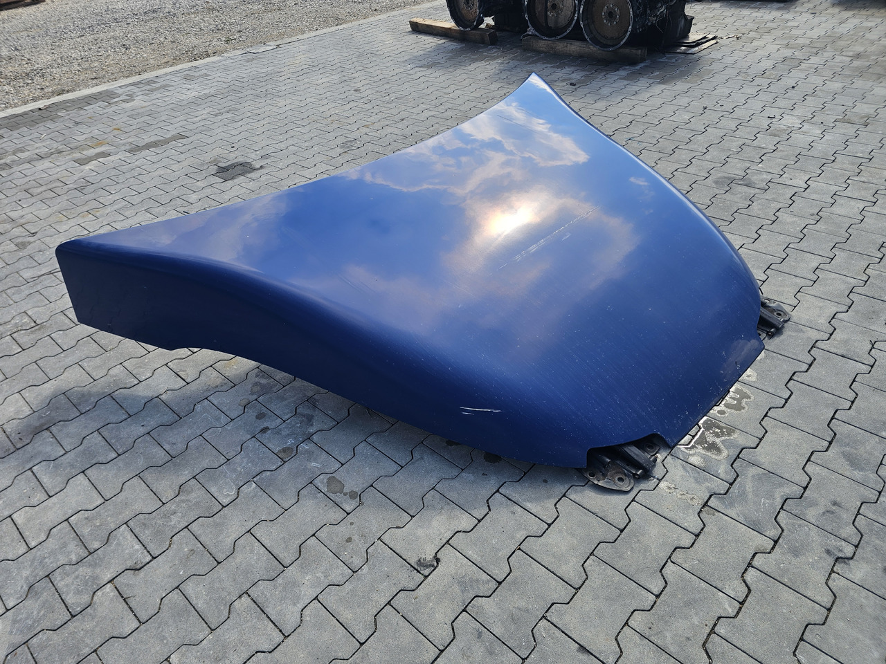 RENAULT RANGE T460 T480 T520 / ROOF SPOILER - Aerodynamics/ Spoiler: picture 3 RENAULT RANGE T460 T480 T520 / ROOF SPOILER - Aerodynamics/ Spoiler: picture 3