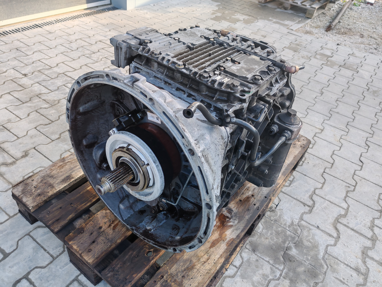 RENAULT VOLVO / AT2412D I-SHIFT COMPLETE GEARBOX / 3190584 - Gearbox: picture 3 RENAULT VOLVO / AT2412D I-SHIFT COMPLETE GEARBOX / 3190584 - Gearbox: picture 3