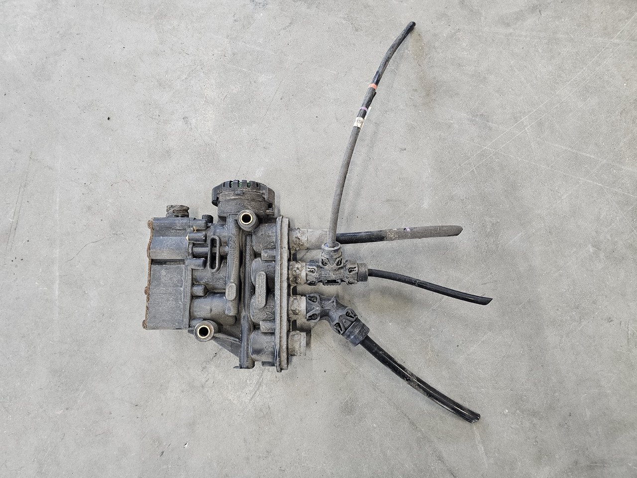 VOLVO FH FM EURO 6 / ECAS SUNSPENSION VALVE / K015292 21083657 - Brake valve: picture 2 VOLVO FH FM EURO 6 / ECAS SUNSPENSION VALVE / K015292 21083657 - Brake valve: picture 2