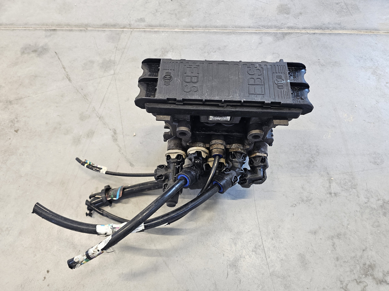 VOLVO REAR AXLE EBS BRAKE VALVE / K029247 / 2114975 - Brake valve: picture 3 VOLVO REAR AXLE EBS BRAKE VALVE / K029247 / 2114975 - Brake valve: picture 3