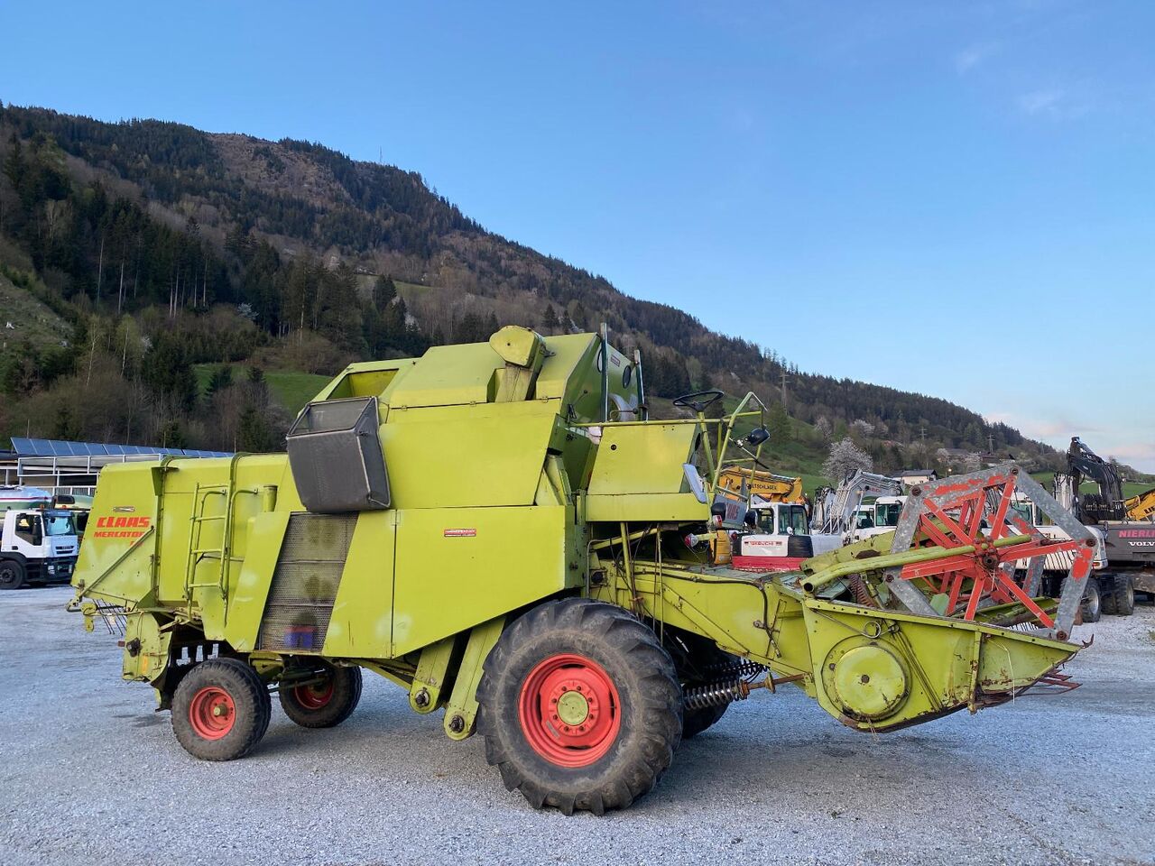 Claas Mercator 60 - Combine harvester: picture 1 Claas Mercator 60 - Combine harvester: picture 1