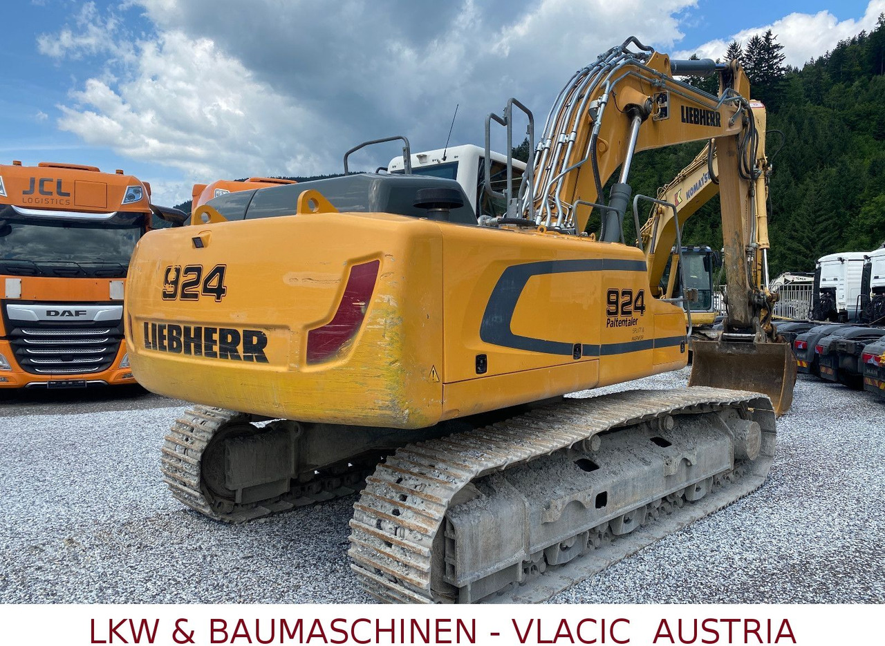 Crawler excavator Liebherr R 924 LC: picture 6