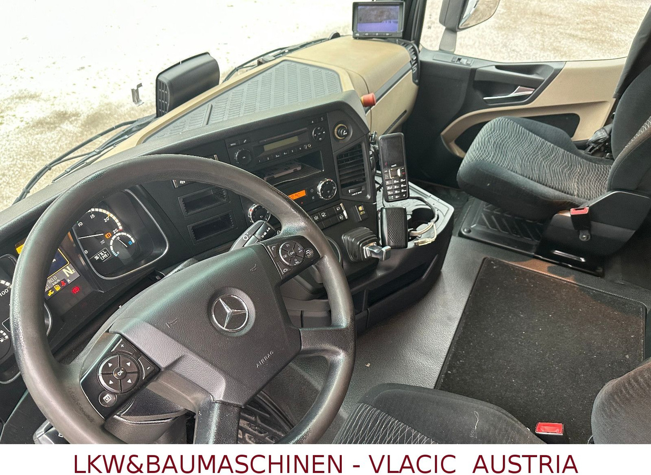 Mercedes-Benz Actros 1840 ADR - Tractor unit: picture 4 Mercedes-Benz Actros 1840 ADR - Tractor unit: picture 4