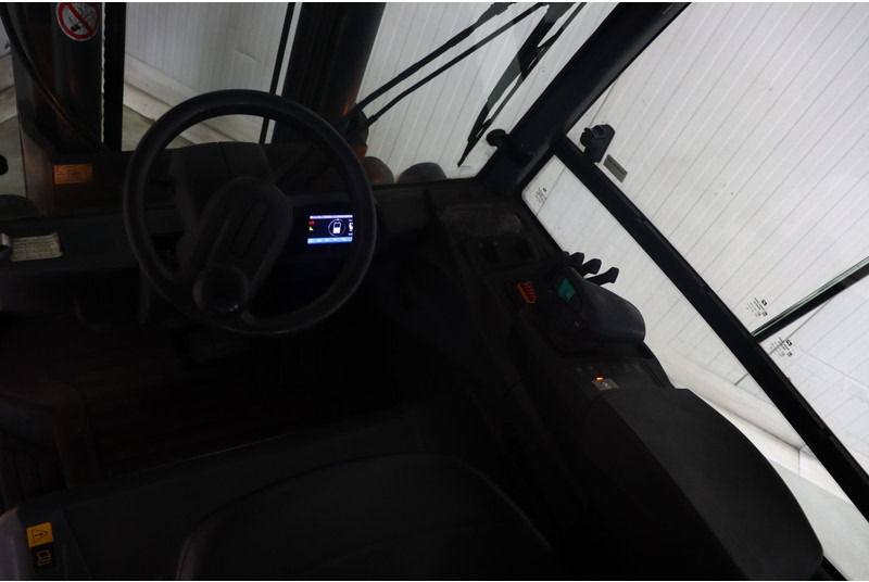 Caterpillar EP50-2 - Electric forklift: picture 3 Caterpillar EP50-2 - Electric forklift: picture 3