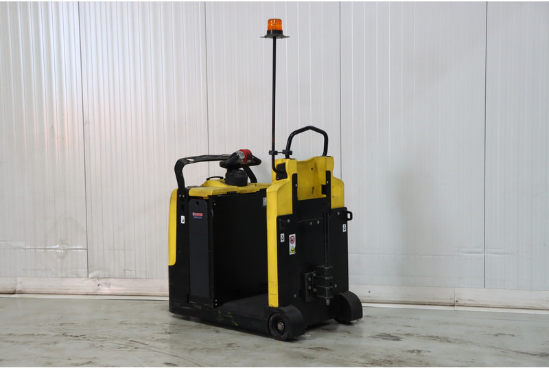 Hyster LO5.0T - Tow tractor: picture 1 Hyster LO5.0T - Tow tractor: picture 1