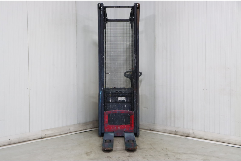 Hyster S1.6 - Stacker: picture 3 Hyster S1.6 - Stacker: picture 3