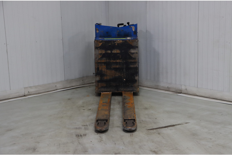 Toyota LSE200 - Order picker: picture 3 Toyota LSE200 - Order picker: picture 3