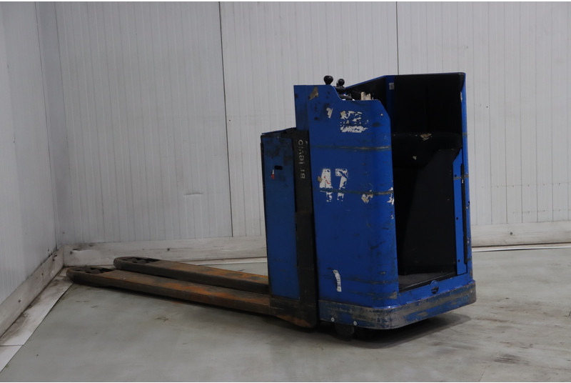Toyota LSE200 - Order picker: picture 5 Toyota LSE200 - Order picker: picture 5