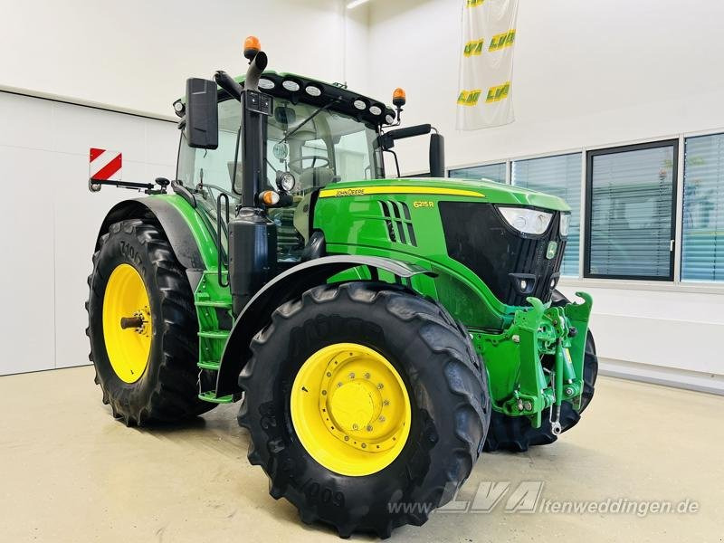 John Deere 6215R - Farm tractor: picture 2 John Deere 6215R - Farm tractor: picture 2