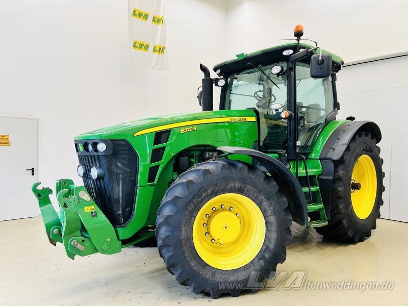 John Deere 8320R - Farm tractor: picture 1 John Deere 8320R - Farm tractor: picture 1