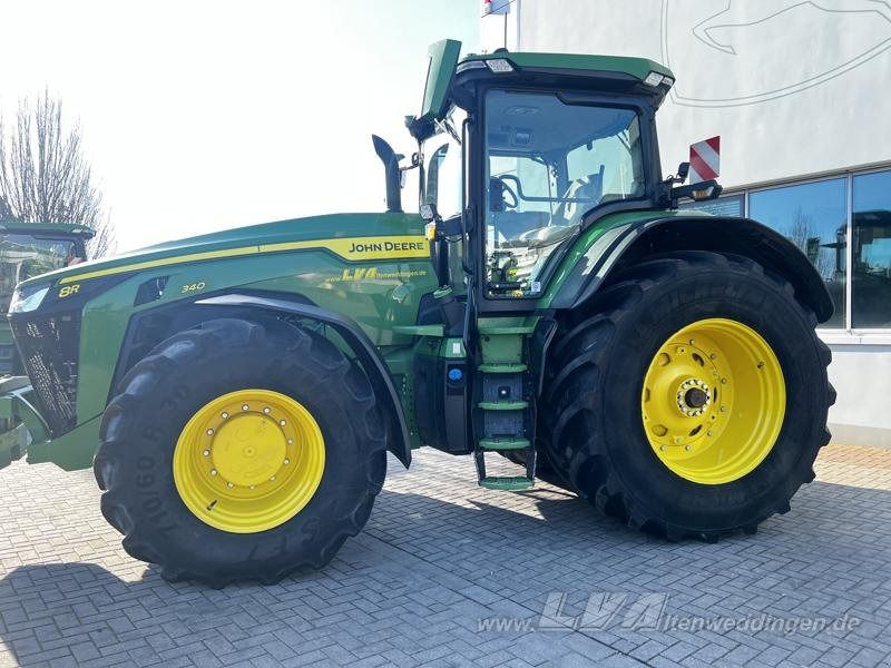 John Deere 8R 340 - Farm tractor: picture 5 John Deere 8R 340 - Farm tractor: picture 5