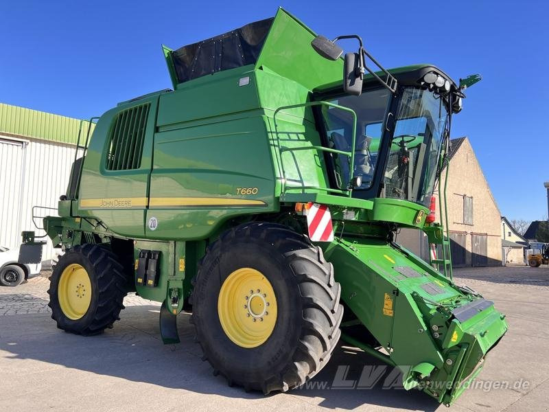 John Deere T660 - Combine harvester: picture 2 John Deere T660 - Combine harvester: picture 2